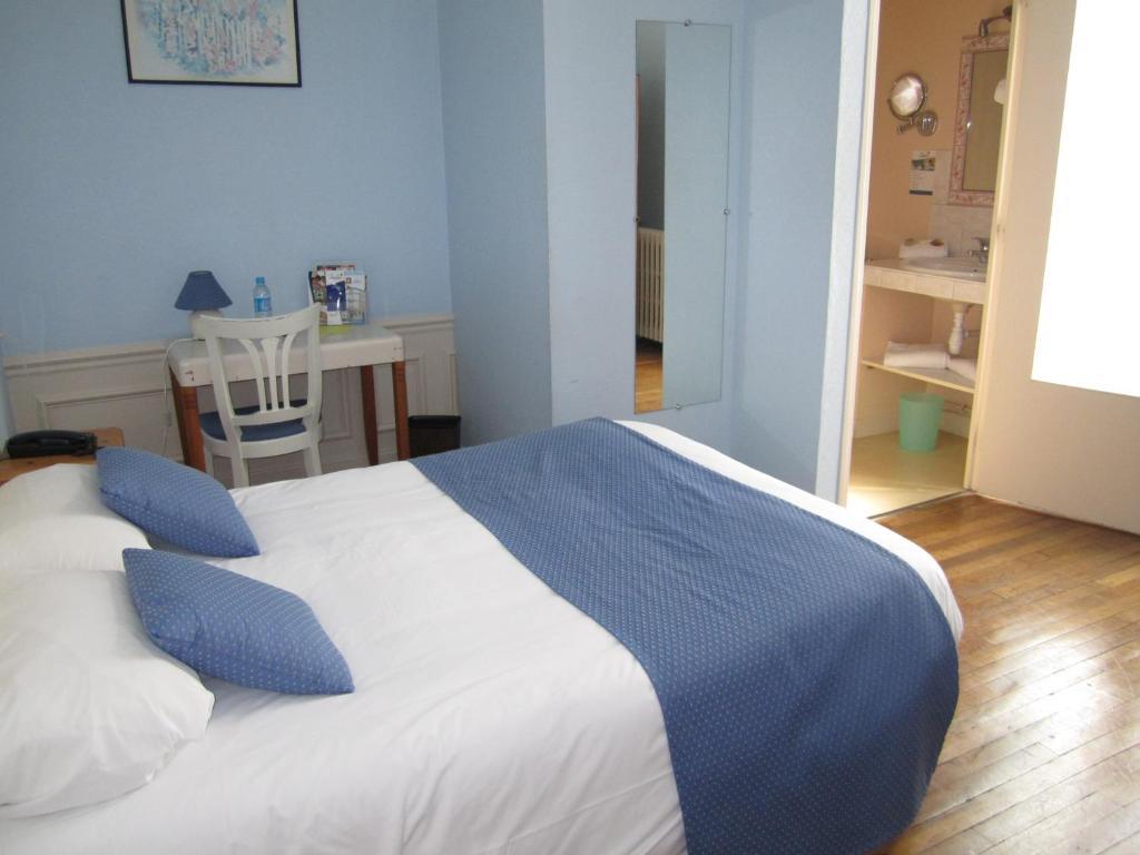 Hotel Arlequin Troyes Room photo